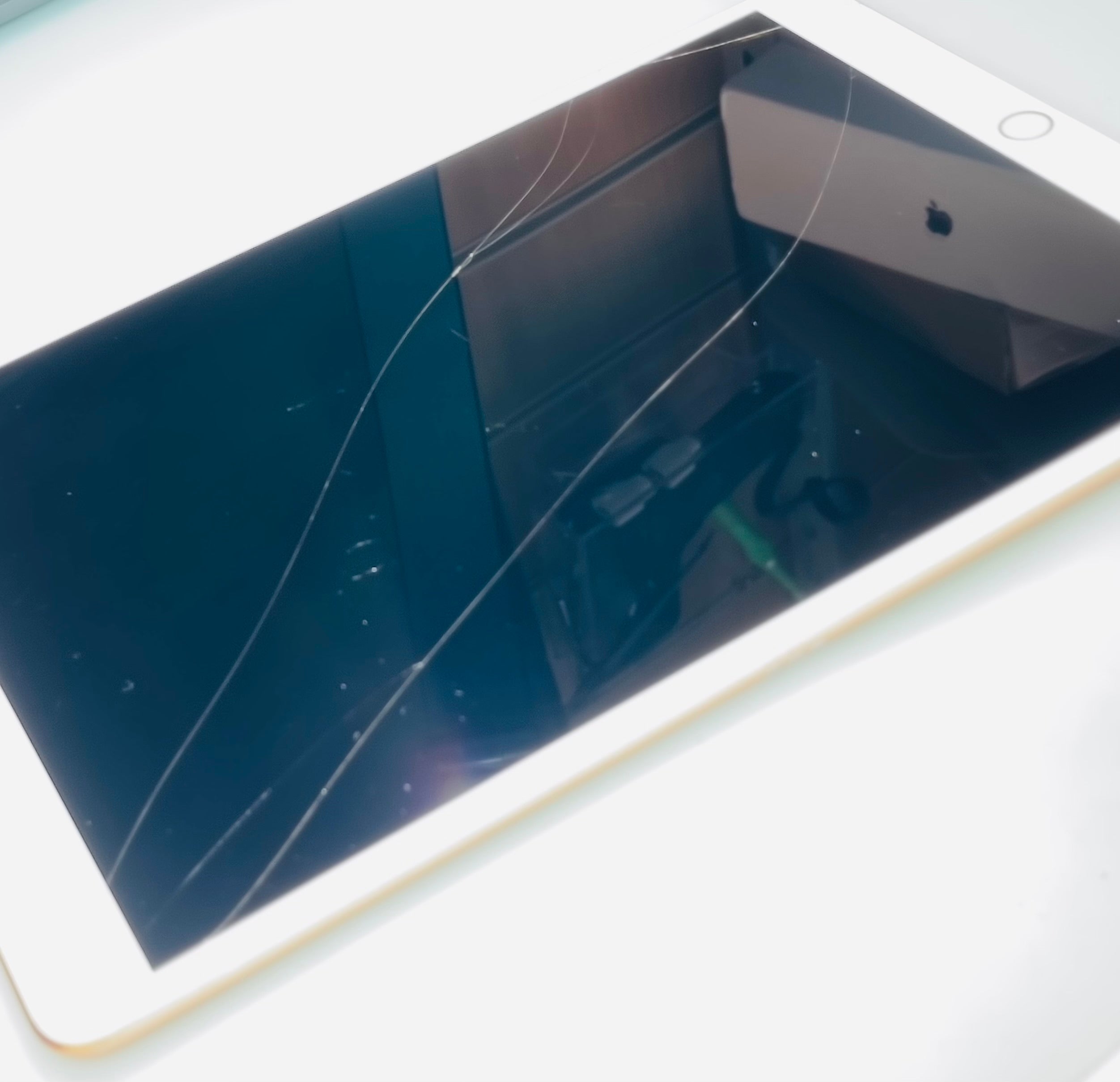 Apple iPad Air 3 64GB Gold Wi-Fi (READ DESCRIPTION) REF#81336