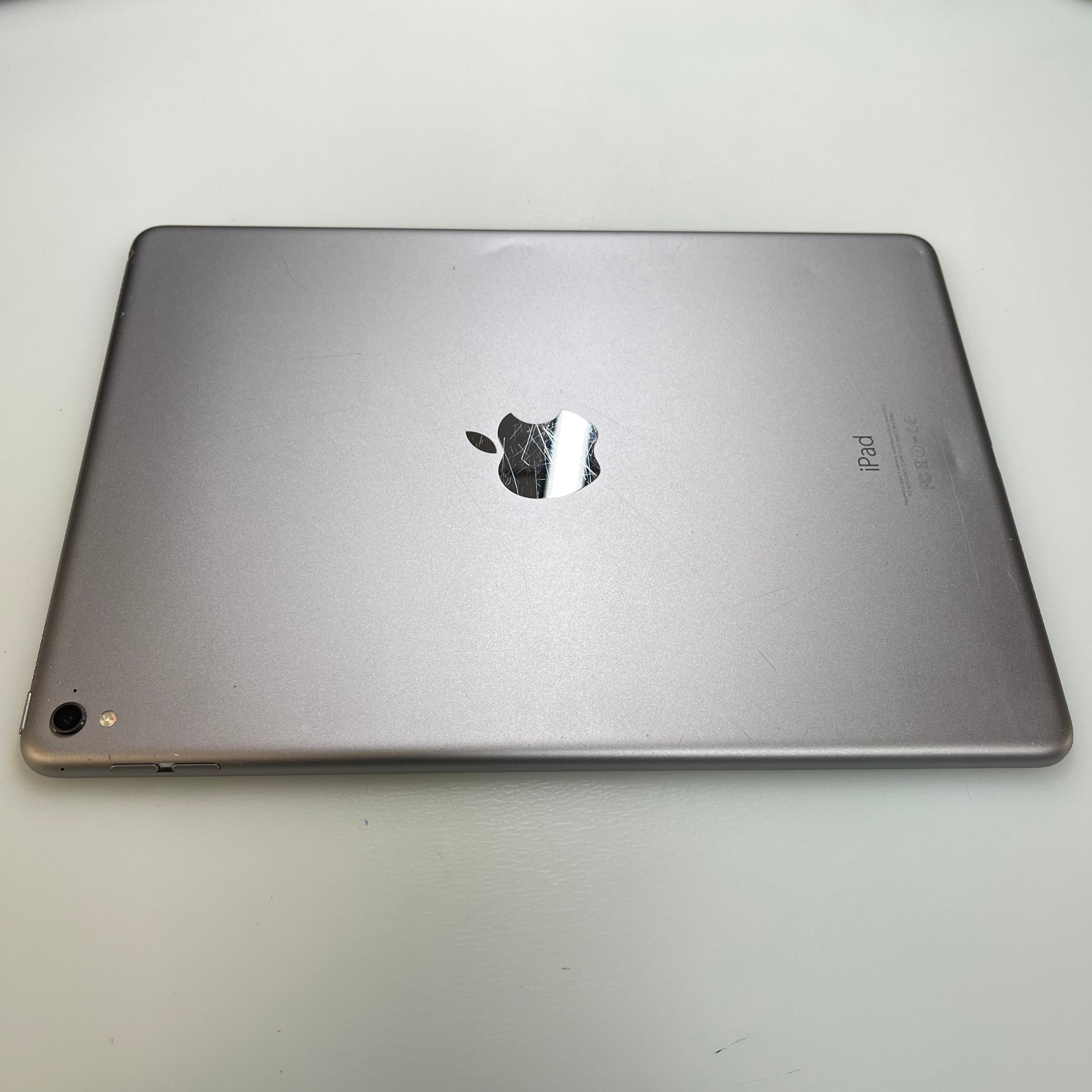Apple iPad Pro 9.7" 128GB Space Grey Wi-Fi Unlocked (READ DESCRIPTION) REF#ST2261