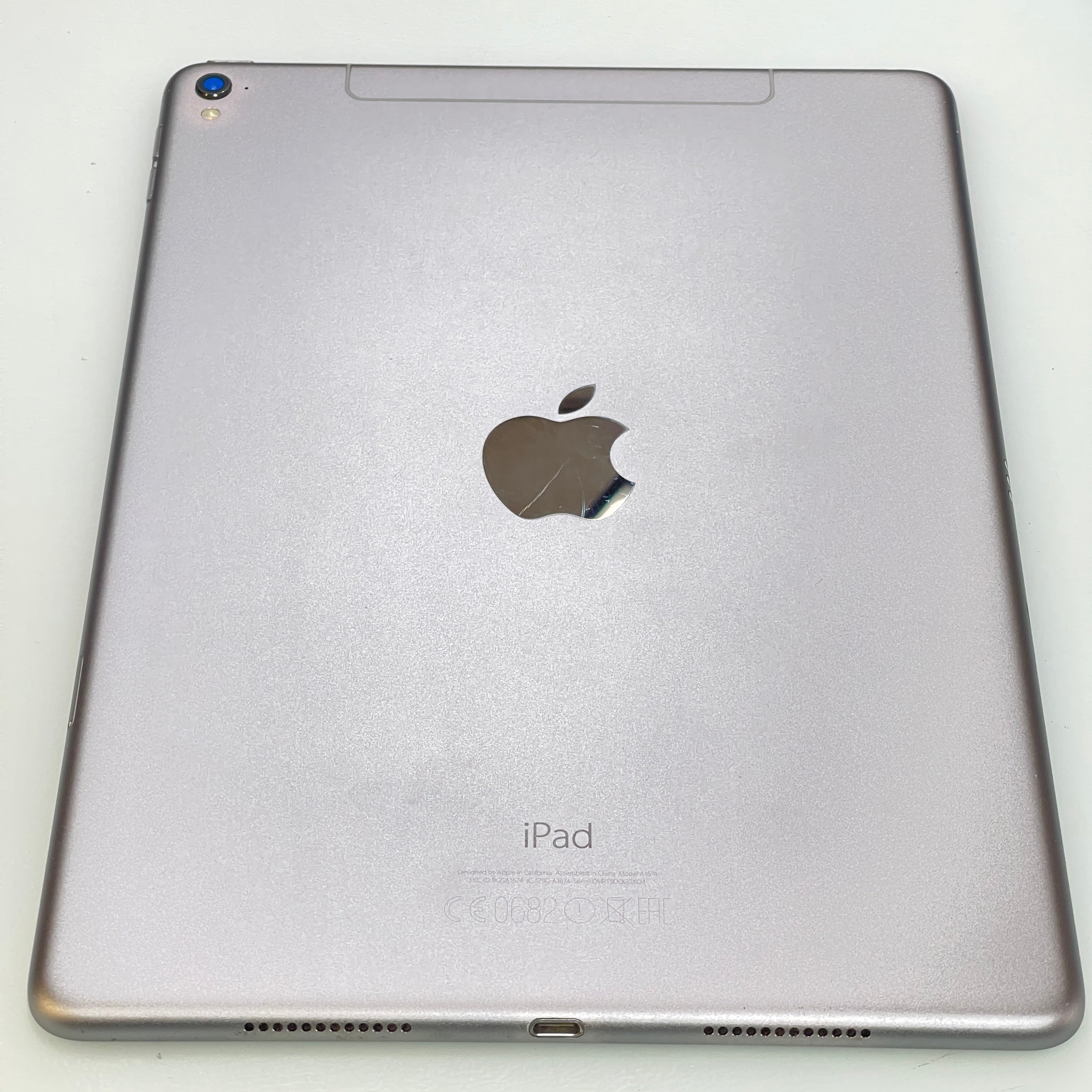 Apple iPad Pro 9.7" 128GB Space Grey Wi-Fi Unlocked (READ DESCRIPTION) REF#60546A
