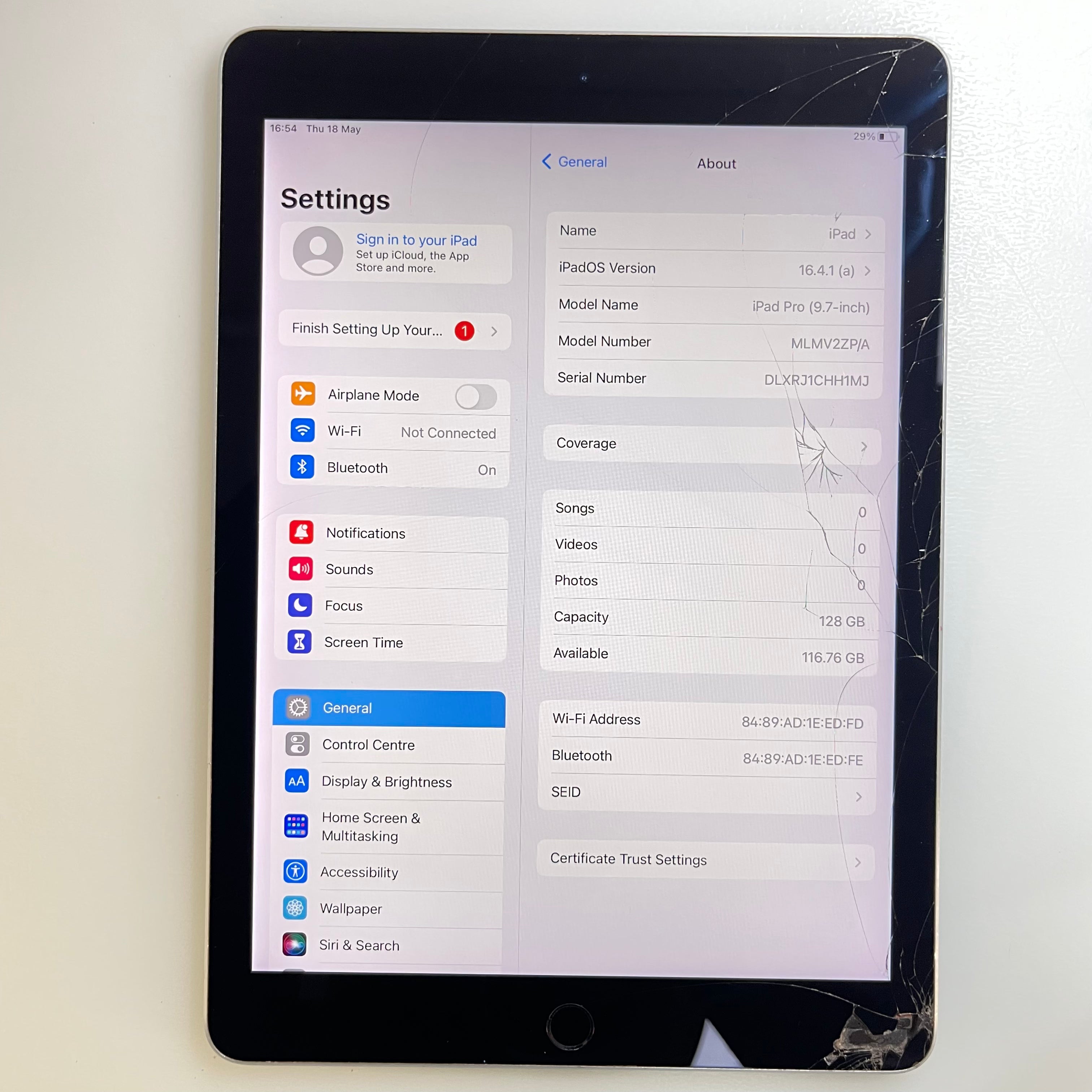 Apple iPad Pro 9.7" 128GB Space Grey Wi-Fi Unlocked (READ DESCRIPTION) REF#ST2261