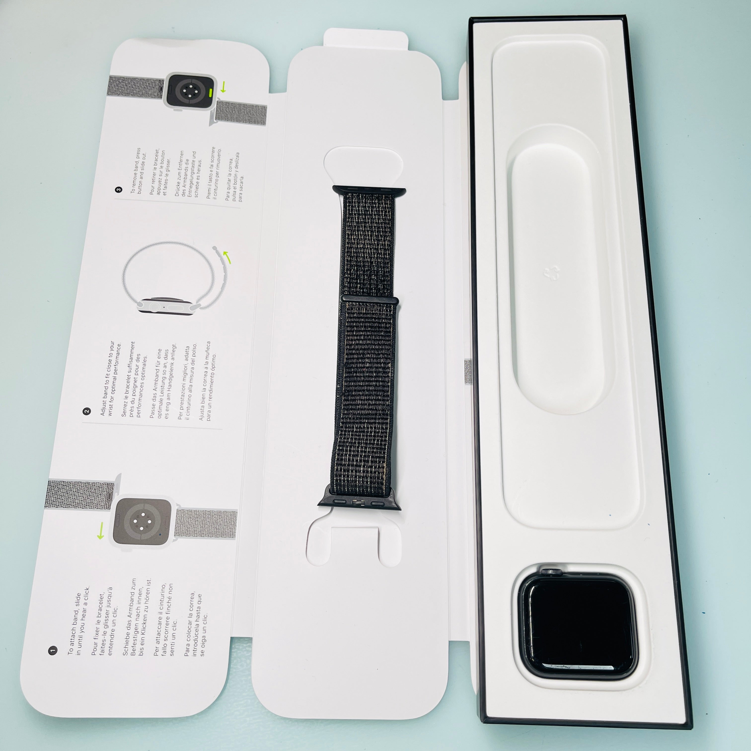 Apple Watch SE 1st Gen Nike GPS Aluminium 40MM Space Grey Acceptable Condition (READ DESCRIPTION) REF#65536