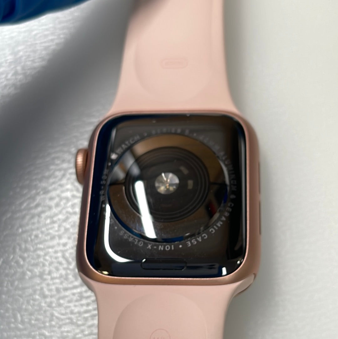 Apple watch series discount 4 gold aluminium